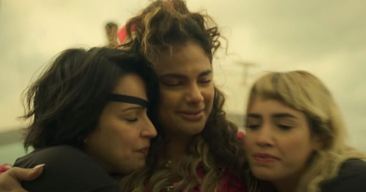 Verónica Sánchez as Coral, Lali Espósito as Wendy, Yany Prado as Gina in Sky Rojo Season 3