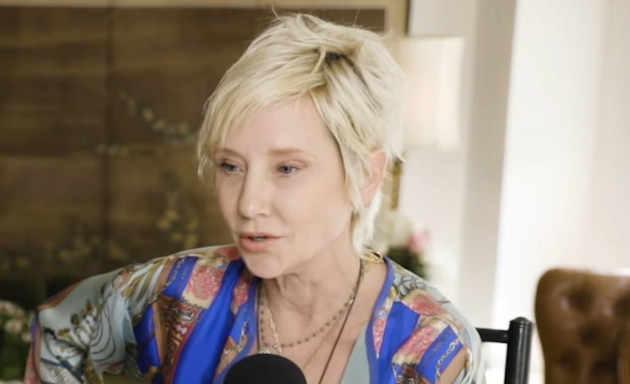 ellen-degeneres-gives-rare-update-about-her-relationship-with-ex-girlfriend-anne-heche-days-after-actresss-accident