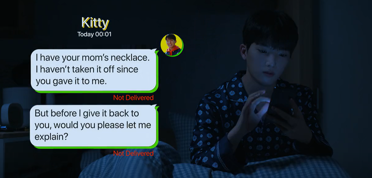 Dae tried texting Kitty the truth about her mom's necklace in XO, Kitty