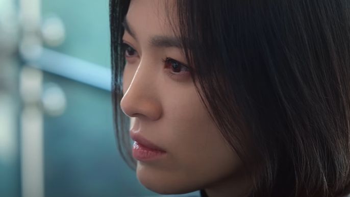  the-glory-episode-10-recap-song-hye-kyo-receives-more-help-from-lee-do-hyun-in-her-revenge-plan