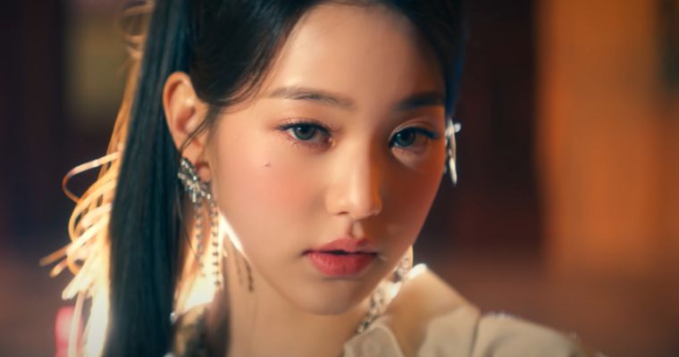 K-pop star Jang Wonyoung incurs wrath of Chinese netizens for calling  phoenix hairpin 'look of Korea' - TODAY