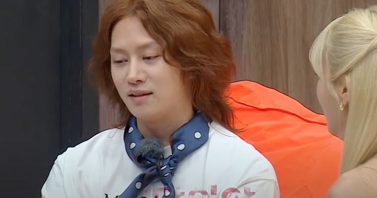 super-junior-heechul-proposes-to-apink-bomi-idols-skit-make-viewers-fall-off-their-chairs
