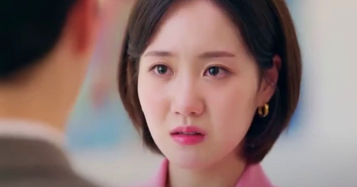 Jin Ji-hee as Han Yoo-ra in Perfect Marriage Revenge