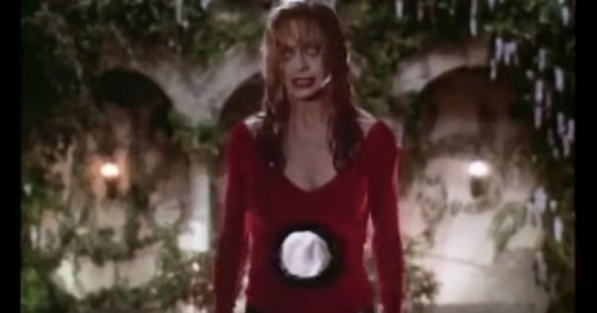 Goldie Hawn as Helen in Death Becomes Her