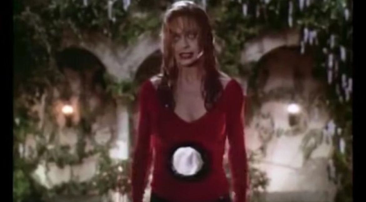 Goldie Hawn as Helen in Death Becomes Her