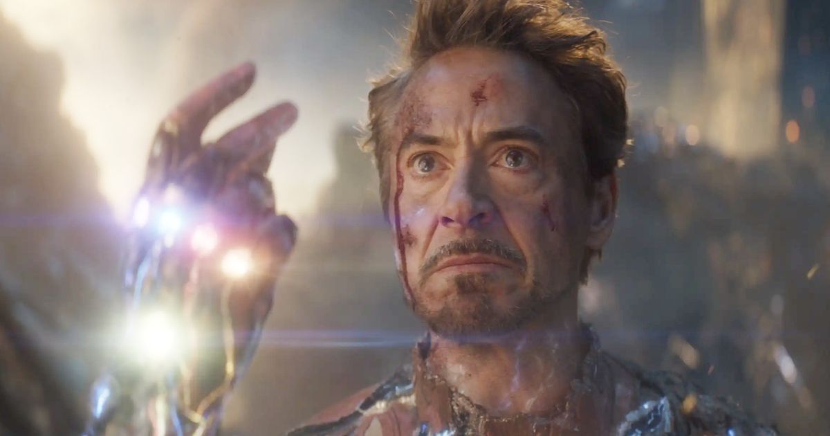 Tony Stark defeats Thanos