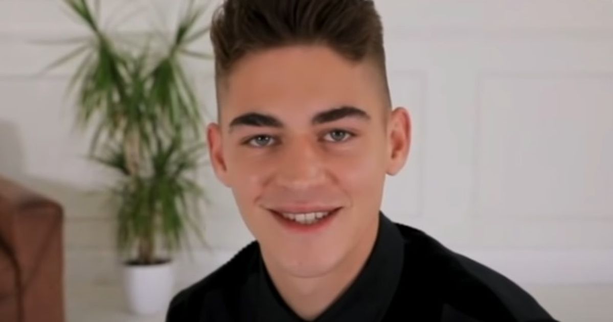 hero-fiennes-tiffin-net-worth-heres-how-rich-the-after-film-series-star-is-today