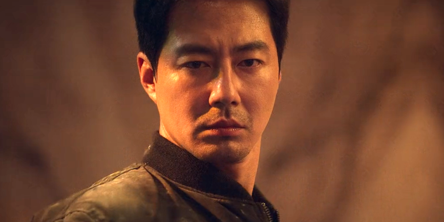 Zo In-sung as Kim Doo-sik in Moving