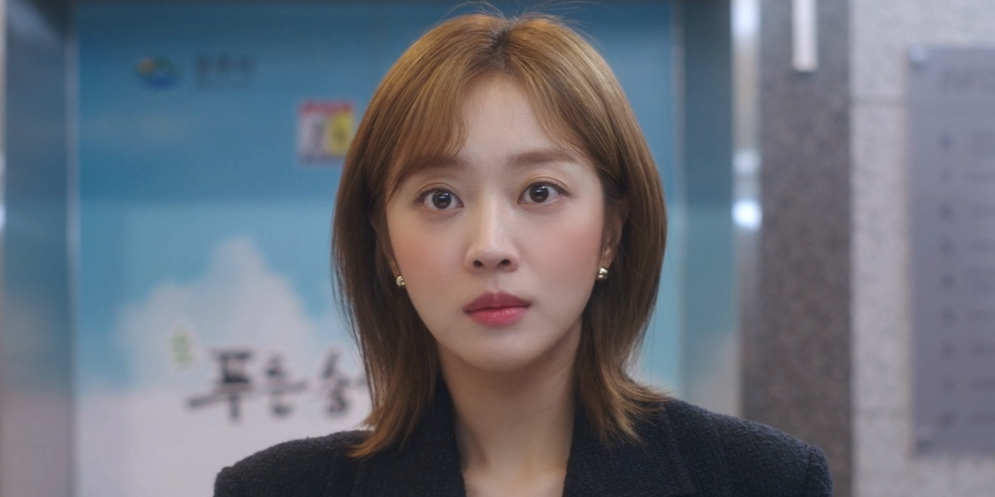 Jo Bo-ah as Lee Hong-jo in Destined With You
