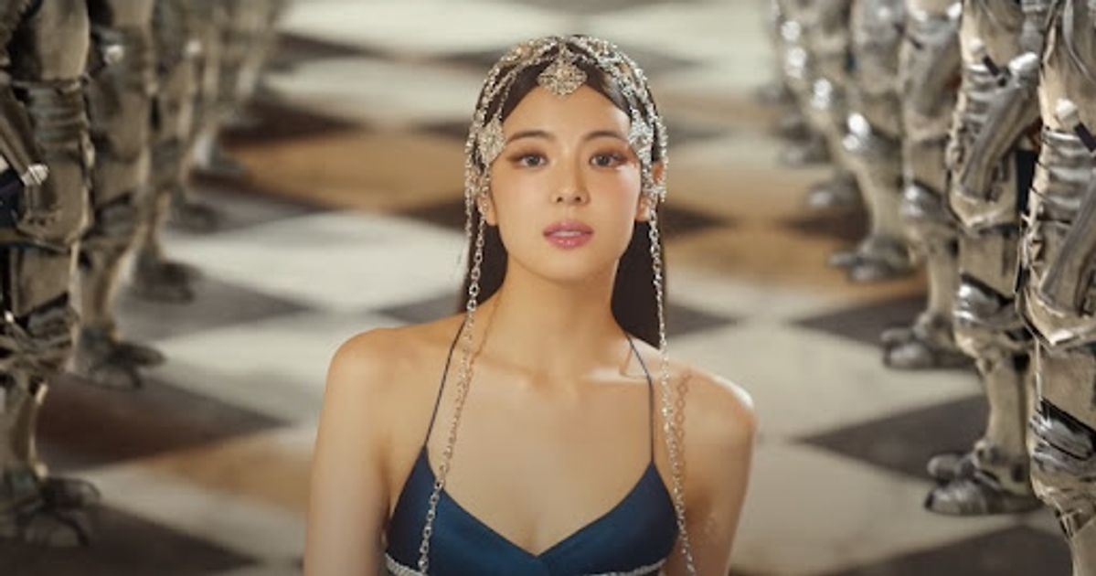 itzy-lia-reveals-thoughts-on-her-makeup-style-over-the-years