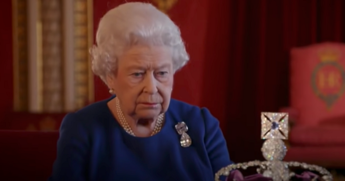 queen-elizabeth-shock-prince-williams-grandmother-often-makes-this-stern-look-disapproving-glare-to-maintain-monarchial-distance