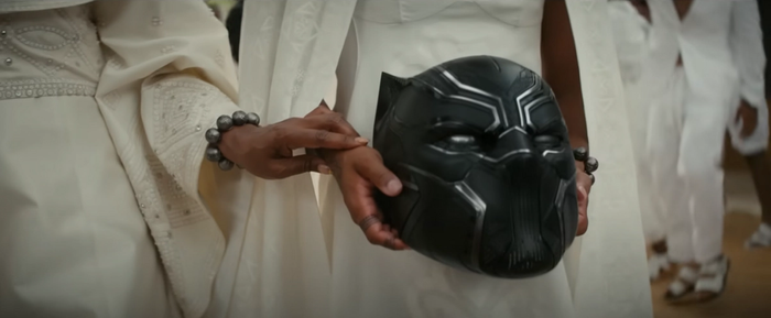 Black Panther mask in Black Panther: Wakanda Forever