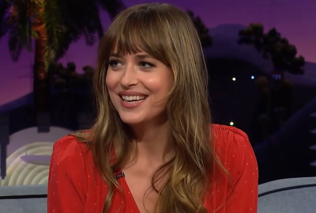 dakota-johnson-shock-chris-martins-girlfriend-pressured-to-have-a-baby-with-coldplay-singer-mom-melanie-griffith-reportedly-wants-to-become-a-grandma