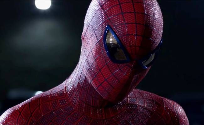 Andrew Garfield plays Peter Parker aka Spider-Man in The Amazing Spider-Man.