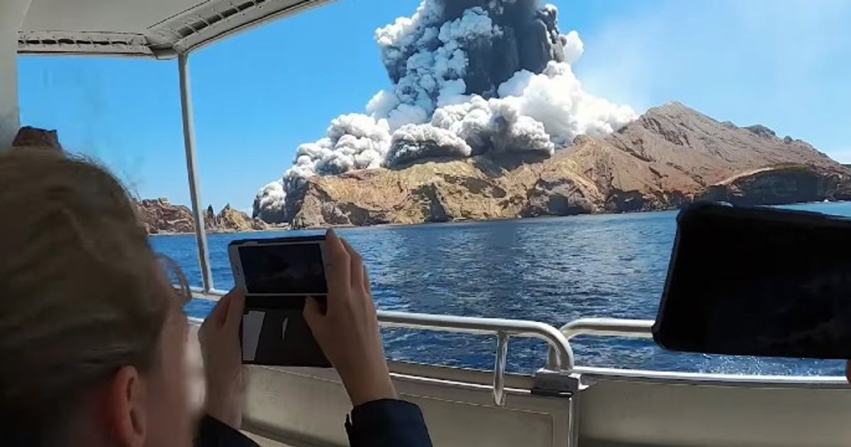Footage of eruption at Whakaari in The Volcano: Rescue From Whakaari 