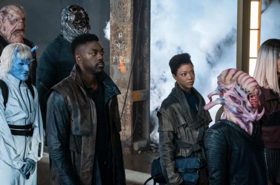 Star Trek: Discovery Showrunner Shares Terrifying Details About Season ...