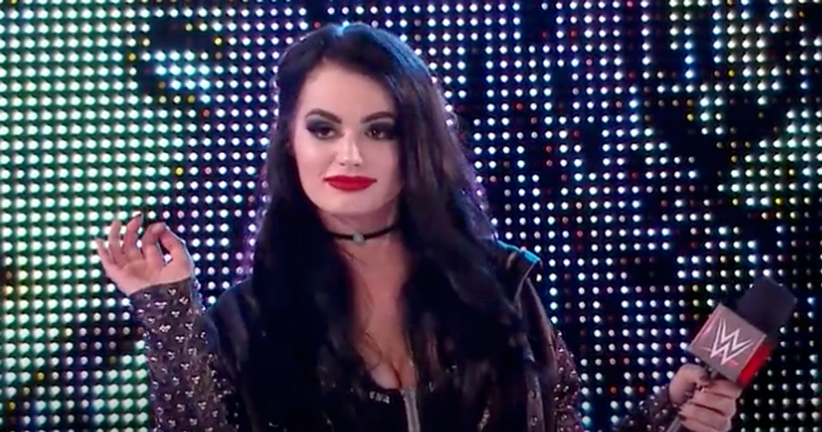 former-wwe-star-paige-ran-and-hid-in-a-bush-when-sex-tape-leaked-but-her-dads-response-to-her-apology-changed-how-she-felt