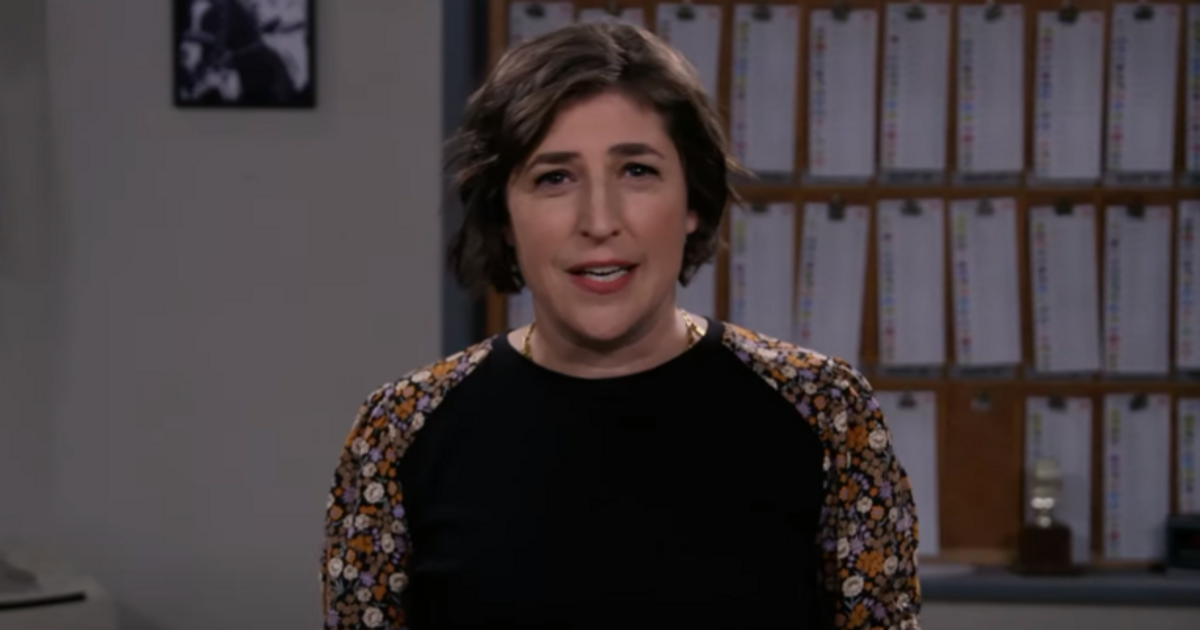mayim-bialik-revealed-what-could-have-happened-in-call-me-kat-if-fox-didnt-cancel-the-show