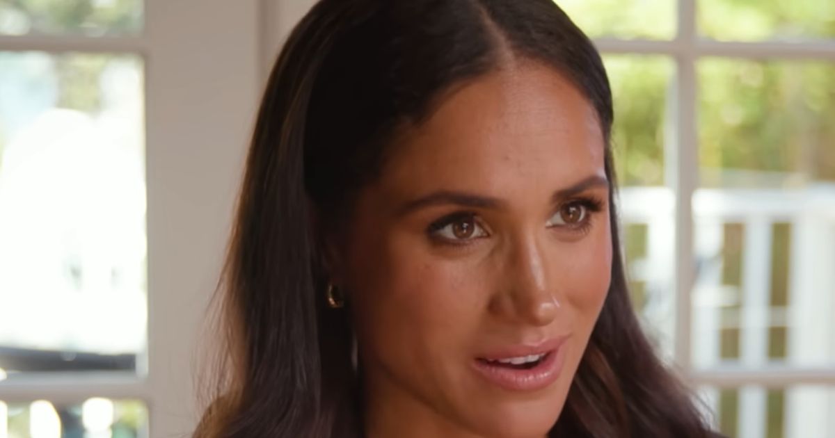 meghan-markle-shockingly-returned-to-bimbo-role-2-years-after-quitting-deal-or-no-deal-duchess-of-sussex-called-a-hypocrite-after-her-90210-clip-surfaces