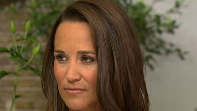 kate-middletons-younger-sister-pippa-middleton-stuns-in-red-two-piece-swimsuit-months-after-giving-birth-to-baby-no-3
