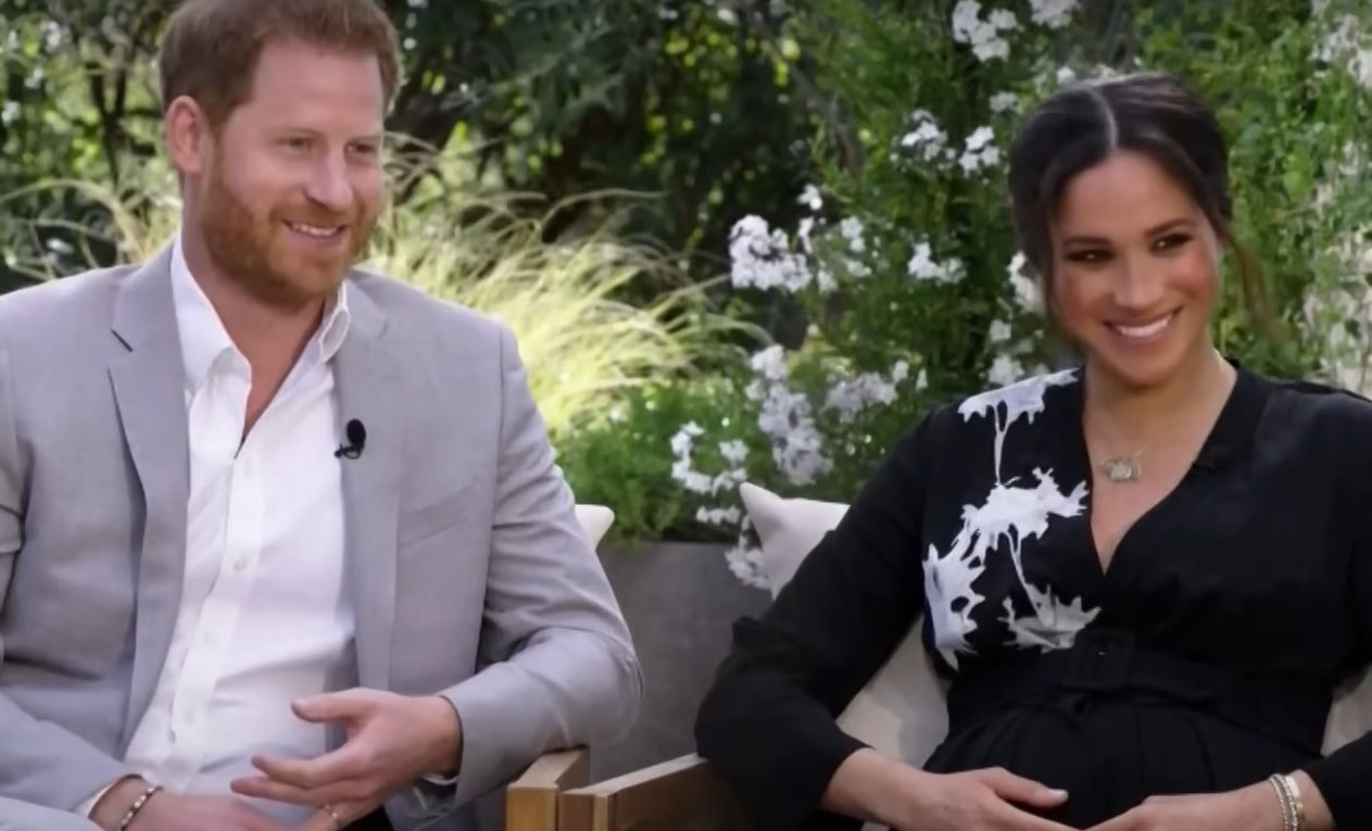 prince-harry-megahan-markle-received-an-unexpected-phone-call-while-celebrating-halloween-sussexes-relationship-reportedly-outed-day-after-the-festivities

