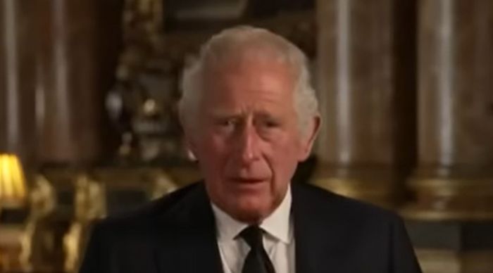 king-charles-shock-queen-consort-camillas-husband-could-abdicate-in-7-years-because-he-doesnt-want-to-waste-millions-on-another-state-funeral-cant-fill-queen-elizabeths-shoes