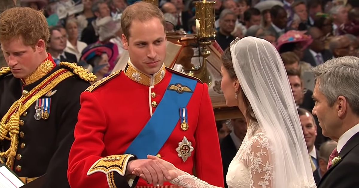 prince-william-turned-his-back-at-kate-middleton-while-shes-walking-down-the-aisle-prince-of-wales-waited-for-prince-harry-to-tell-him-when-to-look-at-his-bride