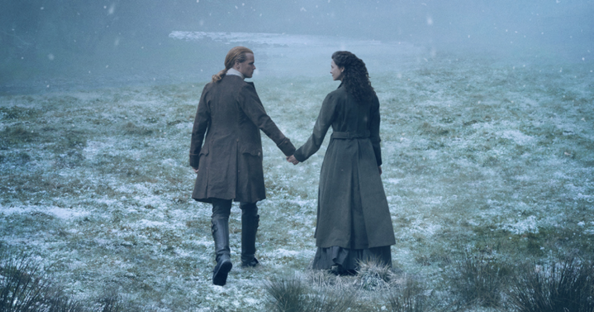 that-weird-love-scene-in-outlander-season-6-episode-2-was-carried-out-using-shows-first-intimacy-coordinator