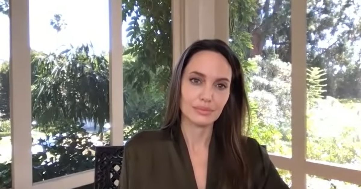 angelina-jolie-allegedly-tipped-photographers-about-her-relationship-with-brad-pitt-while-he-was-still-married-to-jennifer-aniston-magazine-co-founder-jann-wenner-recounts-getting-the-first-scoop-abou