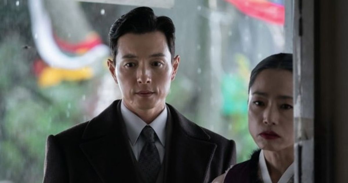 Jung Sung-Il as Ha Do-Young, Yoon Jin-Sung as the shaman in The Glory 2