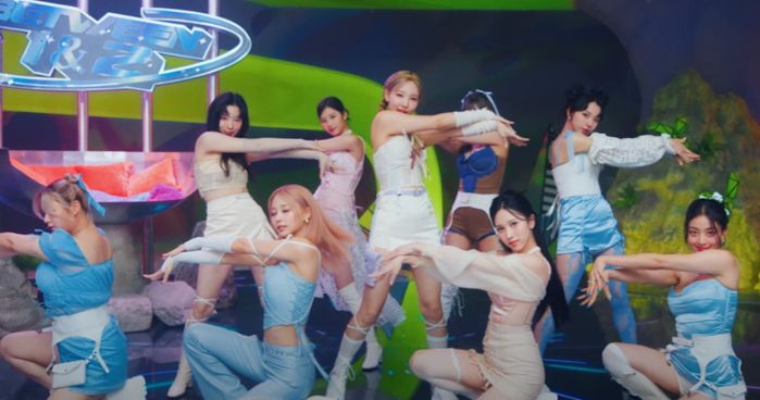 twice-to-become-1st-ever-k-pop-group-to-score-billboard-women-in-music-award
