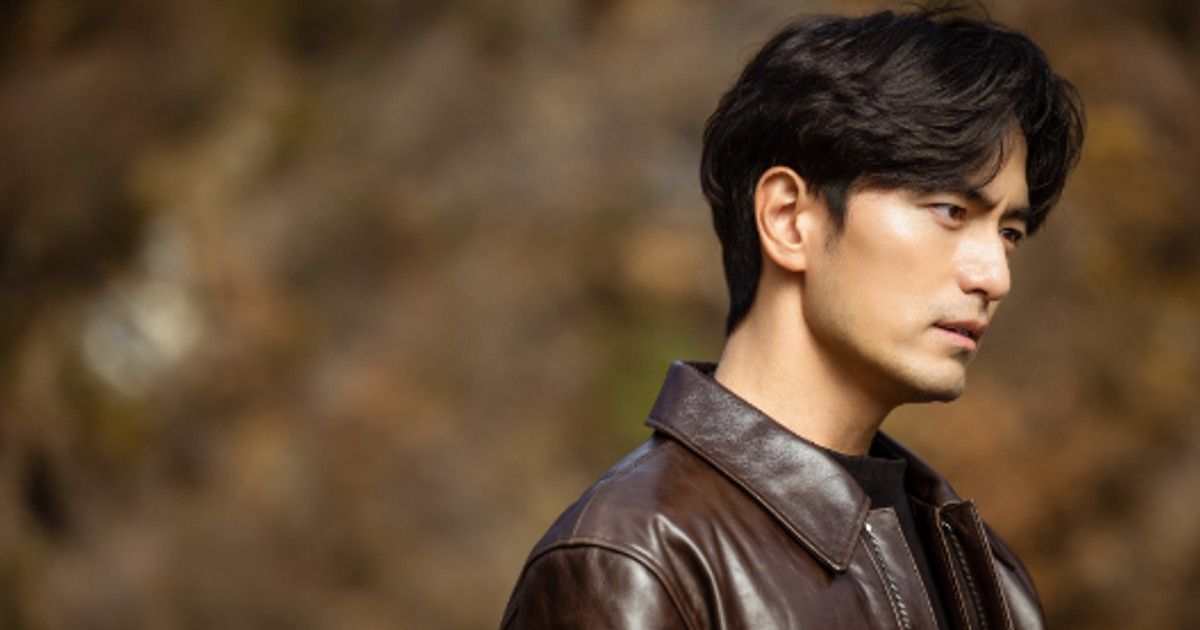 Lee Jin-wook as Park In-wook in Doona!