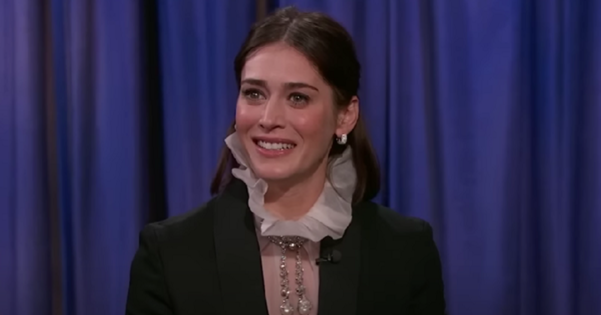 lizzy-caplan-net-worth-see-the-successful-career-of-the-fatal-attraction-star