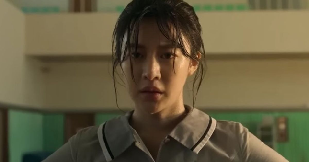Go Youn-jung as Jang Hui-soo in Moving