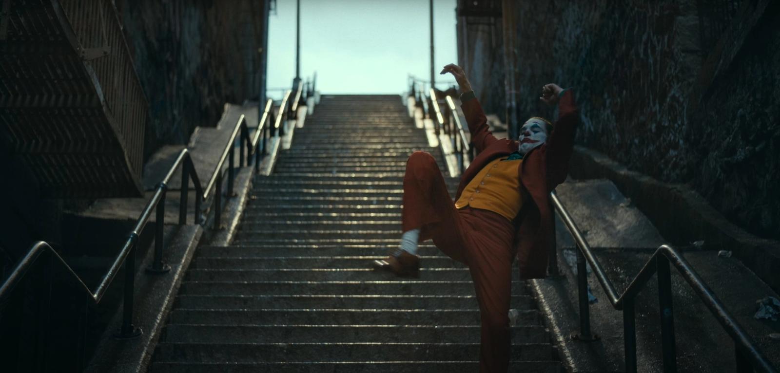 Joker (2019) stairs dancing scene