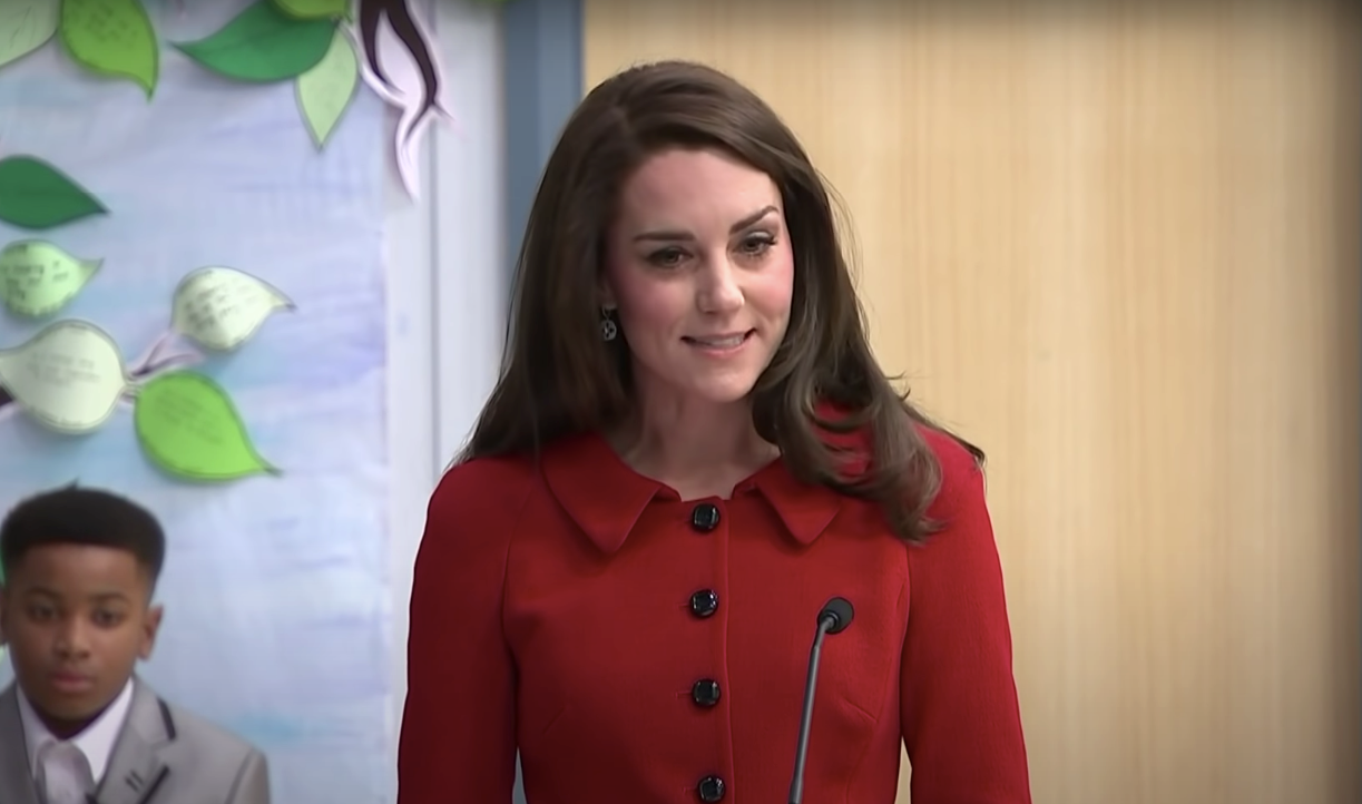 kate-middleton-revelation-why-did-prince-william-wife-stand-apart-from-prince-charles-and-camilla-parker-bowles-cambridge-couple-reportedly-to-get-their-dreamed-gift-from-queen-elizabeth