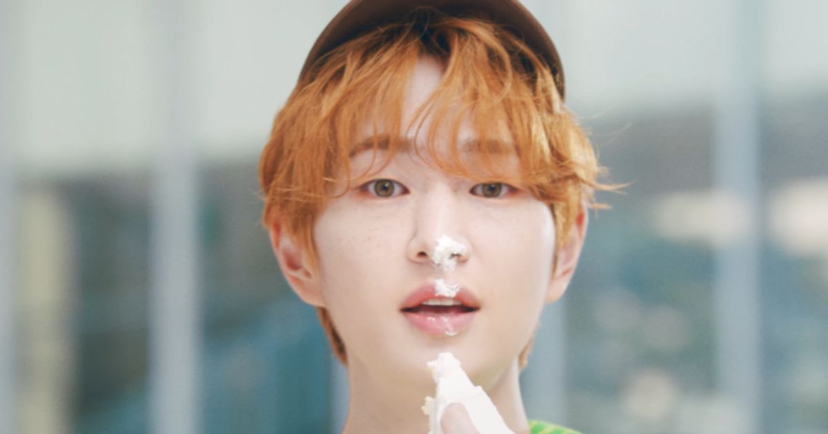 onew-showers-shinee-with-love-as-boy-group-helps-him-bloom-in-solo-music-career