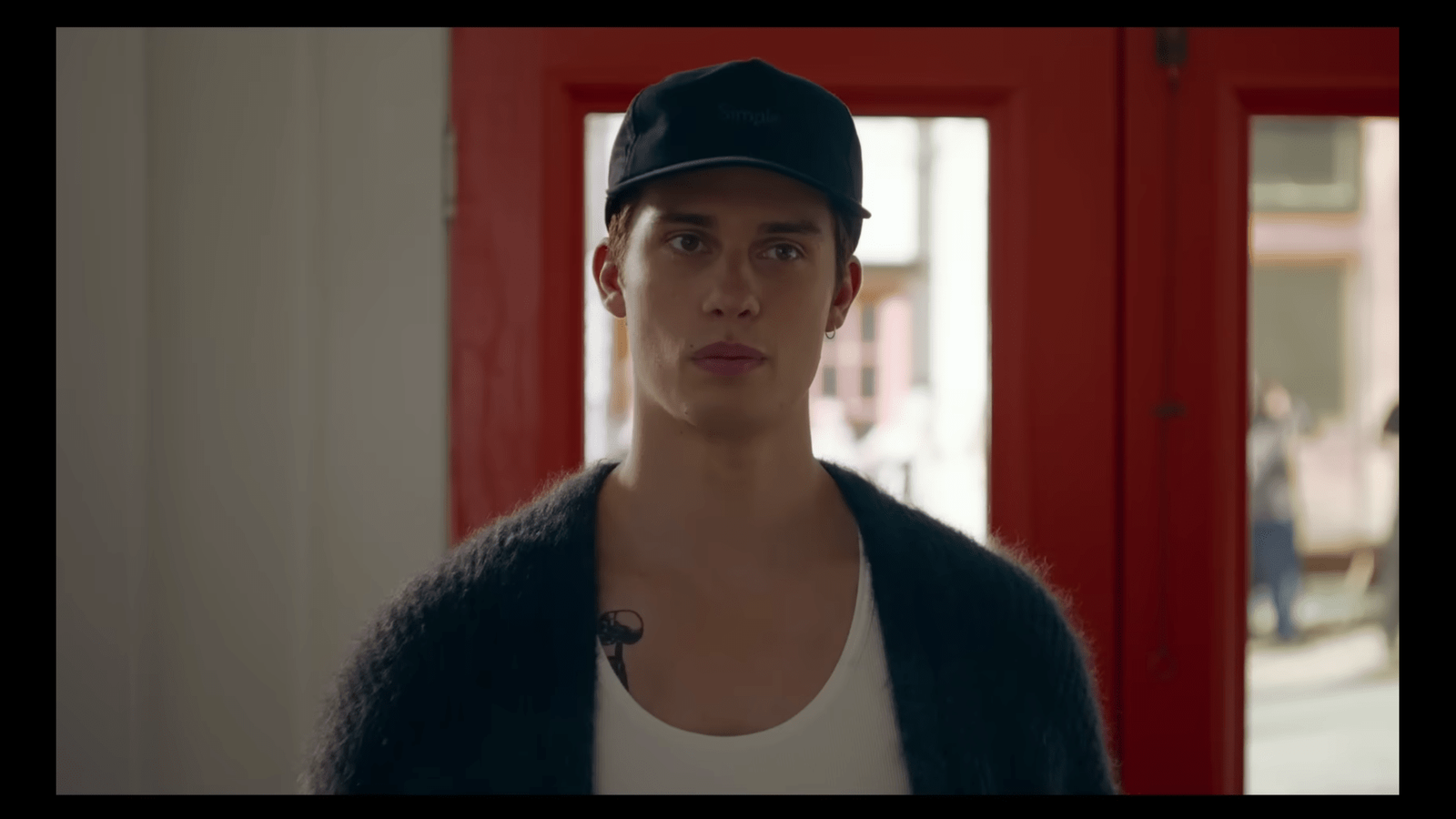 Nicholas Galitzine as Hayes in The Idea of You
